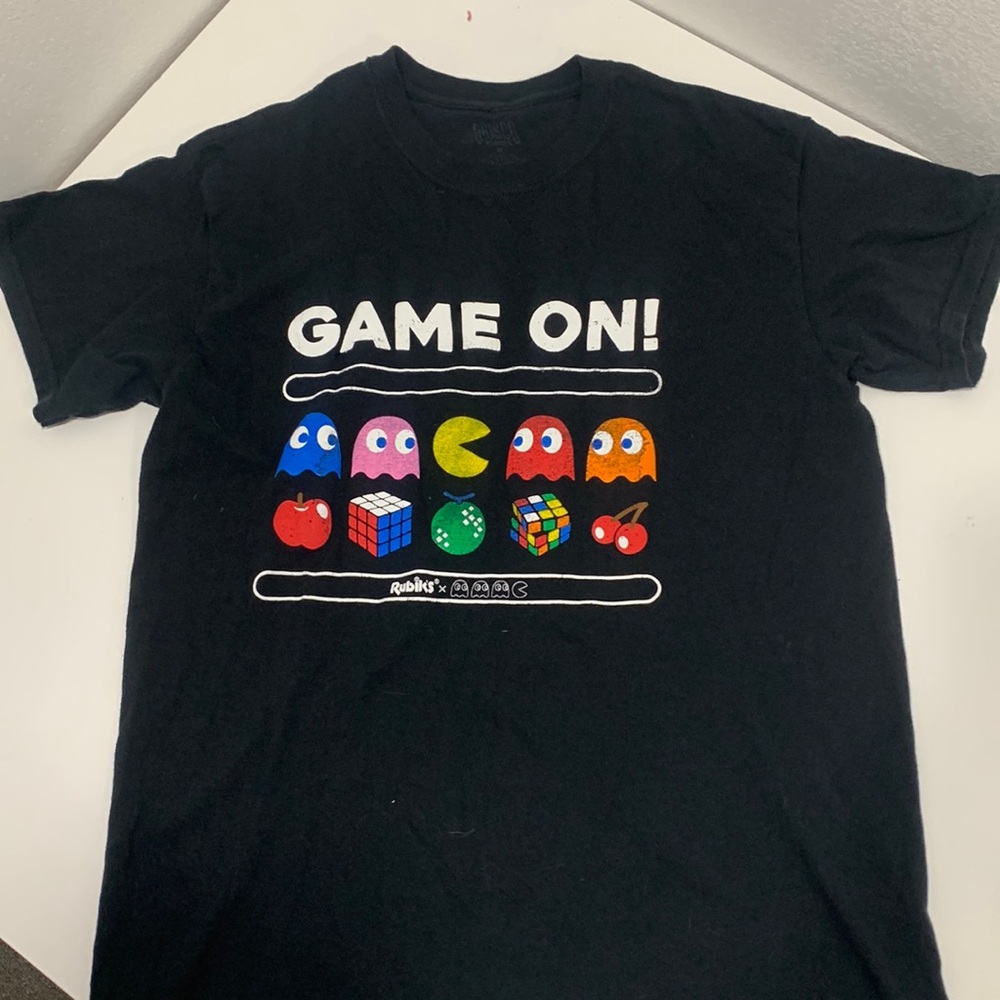 Game On PAC-Man Rubiks T-Shirt size Medium